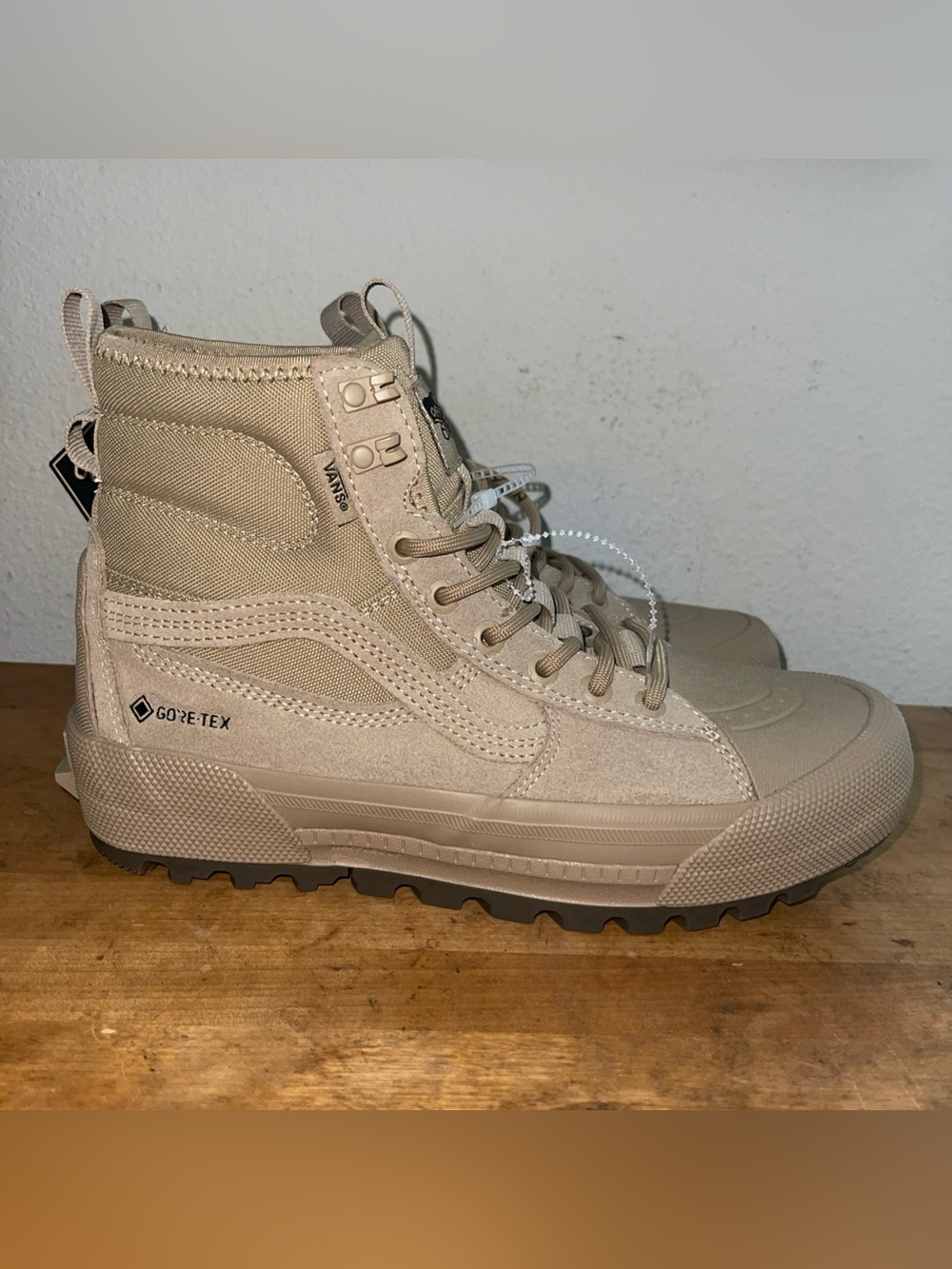 Vans MTE Sk8-Hi Gore-Tex Skate Sneakers Shoes Incense VN000CVS4MG US 7 Unisex